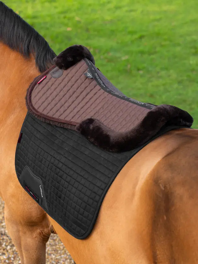 LeMieux podkładka z naturalnym futrem "Merino+", brązowy