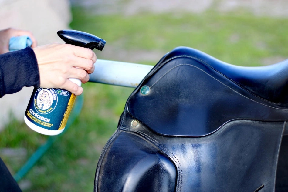 Doctor Horse "Czyścioch" preparat do czyszczenia i pielęgnacji sprzętu 500ml 24h