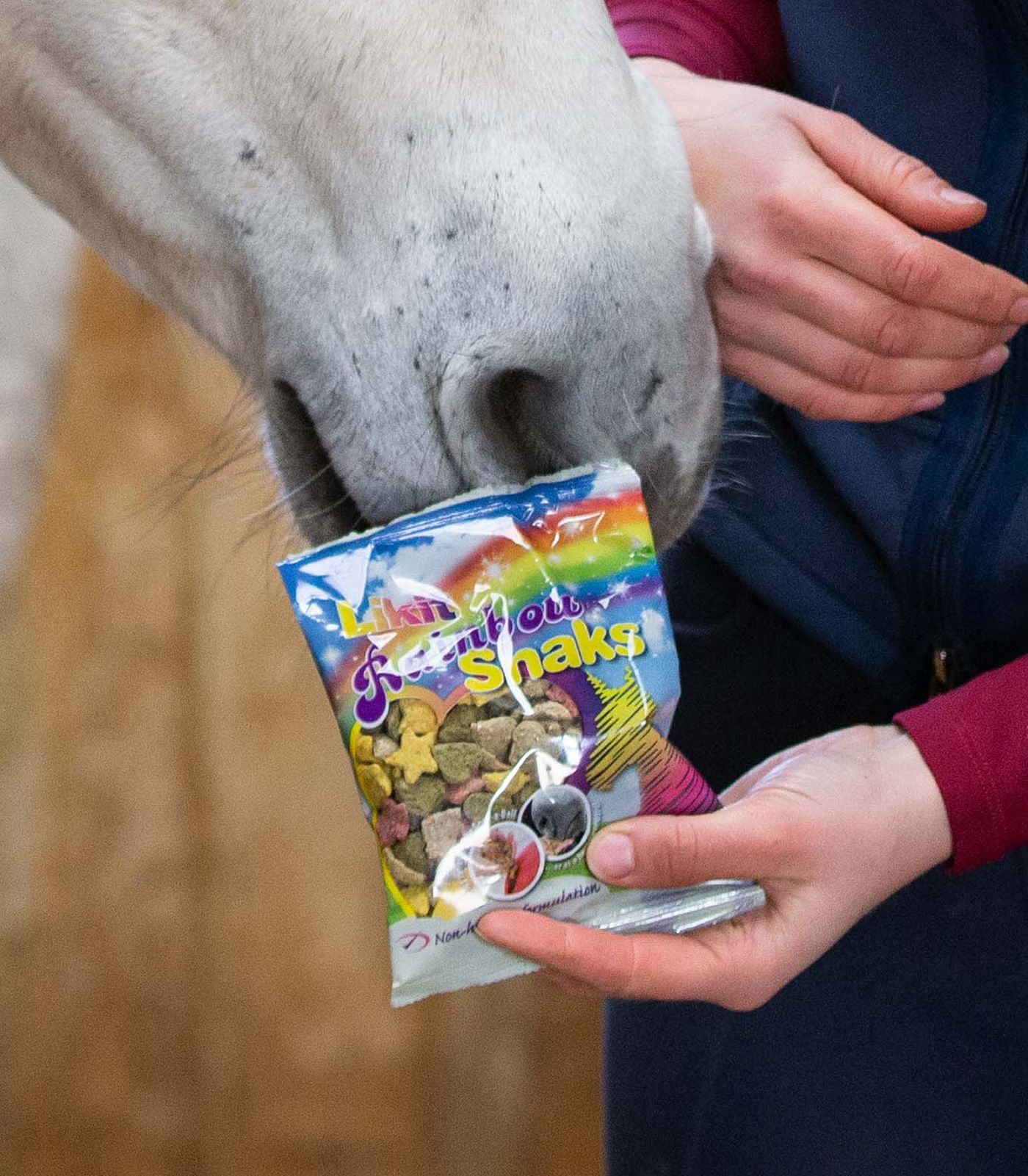Likit smakołyki dla koni 100g, różne smaki