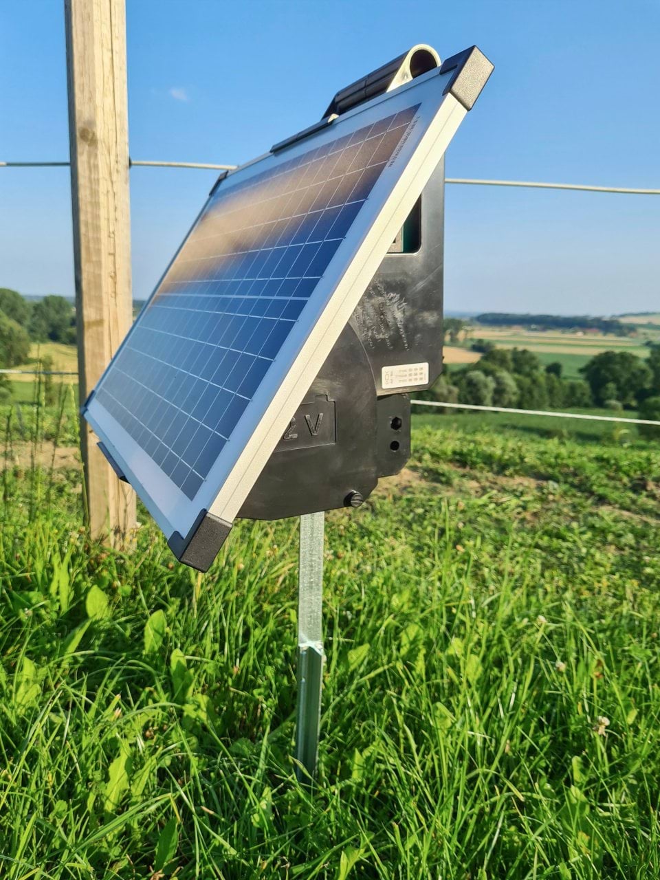 Kerbl elektryzator solarny TITAN S 4200, dla koni, bydła, owiec i kóz, 4,2 J