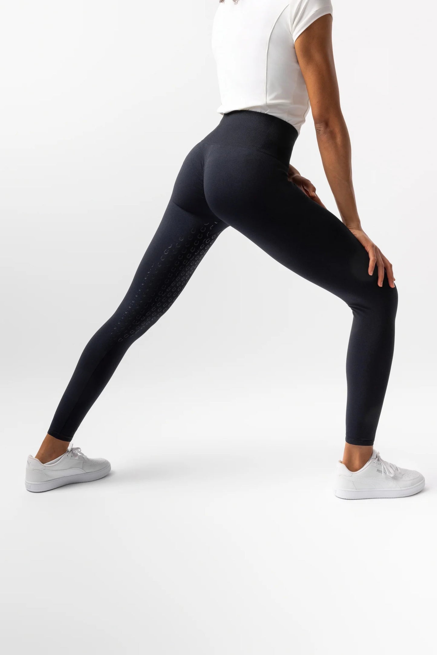 Horze damskie legginsy bezszwowe Nessa z pełnym lejem silikonowym, czarne