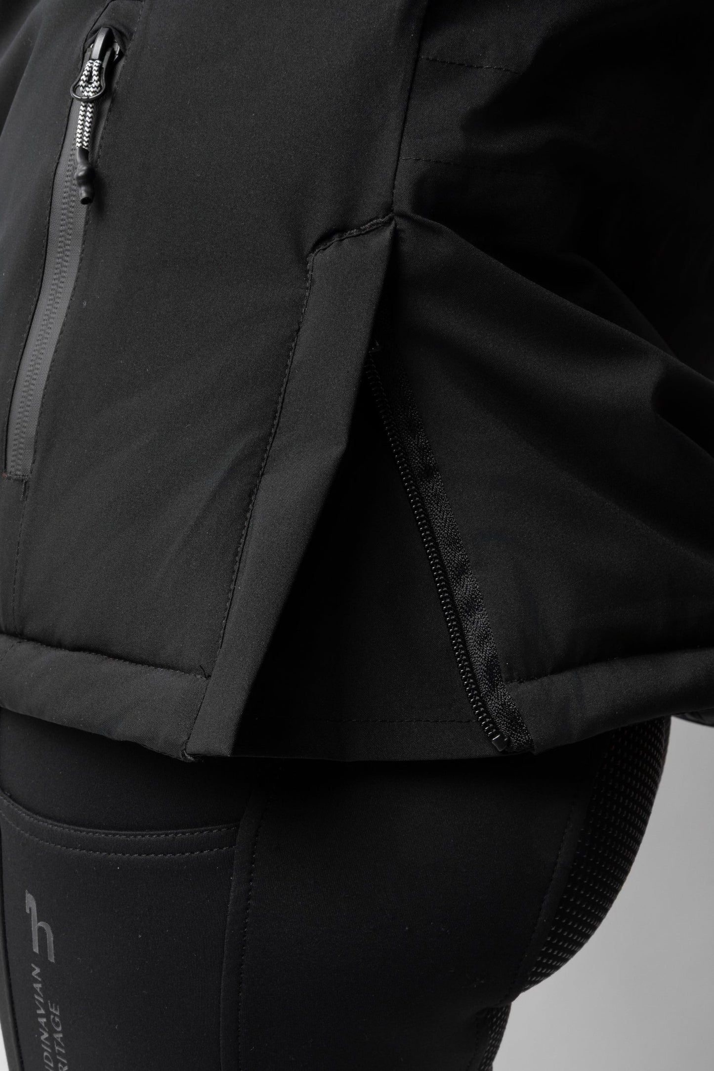 Horze zimowa kurtka wodoodporna Camila, czarna 24h