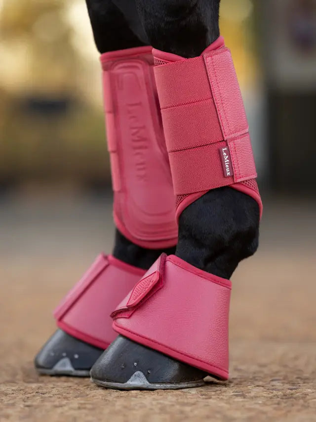 LeMieux kaloszki dla konia Arika, Cranberry 24h