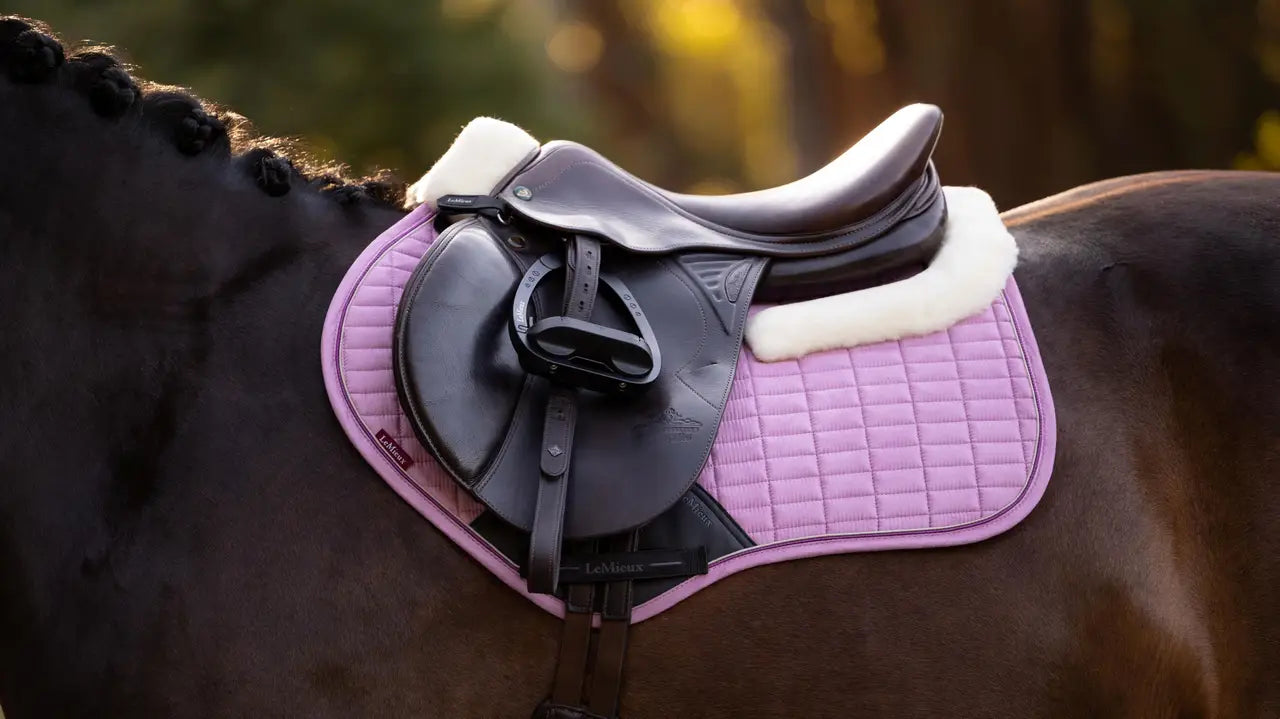 LeMieux czaprak skokowy z futrem "Merino+" CC, Fondant 24h