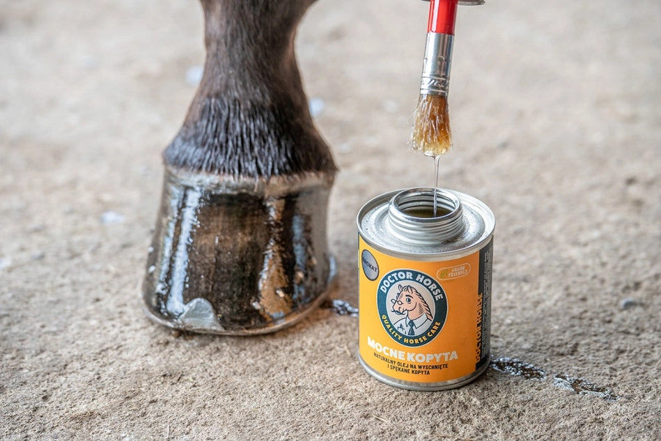 Doctor Horse "Mocne Kopyta z brokatem" olej do kopyt z brokatem 450ml 24h