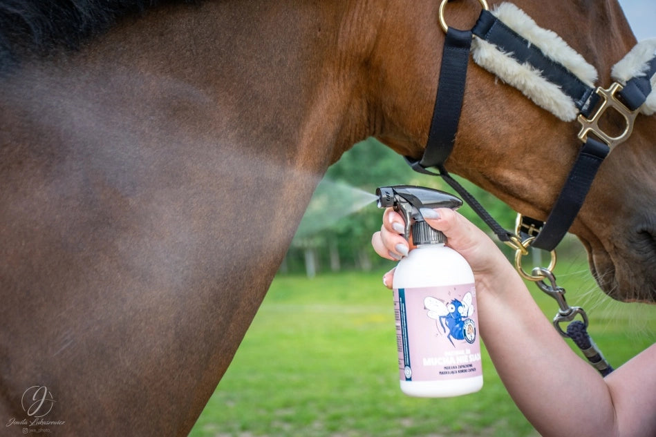 Doctor Horse "Pachnie, że Mucha Nie Siada" mgiełka maskująca koński zapach 500ml 24h